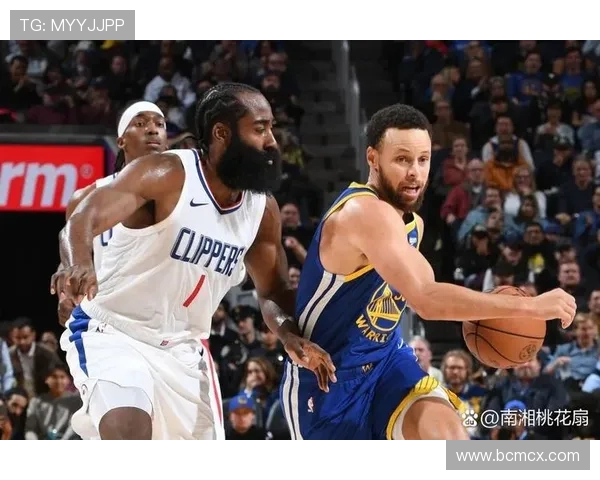 勇士与快船激战回顾2018年12月24日精彩对决全场回放分析